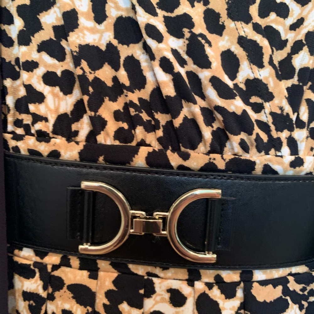 Style & Co. Medium Women Animal Print Top with Buckle - Picture 5 of 7